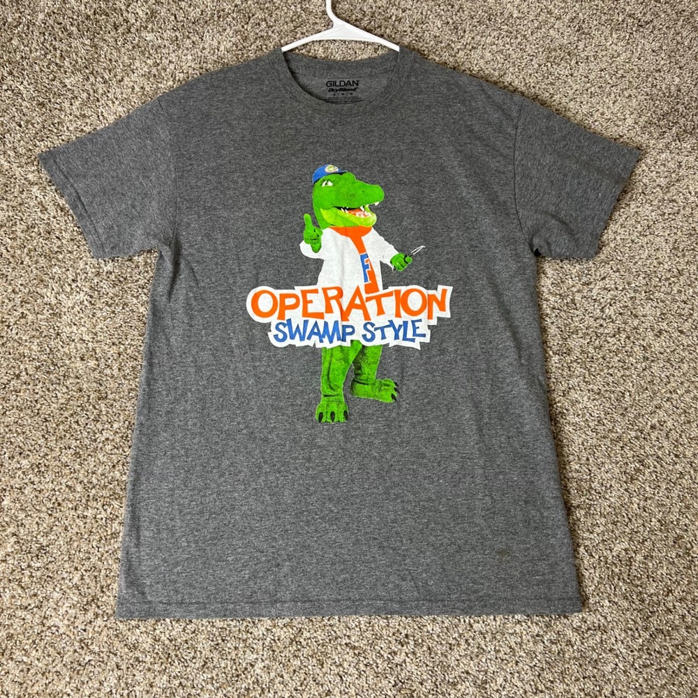 Gildan Florida Gators Operation Swamp Style UF Health Gray T-Shirt Mens M
